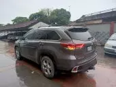 car Right Back