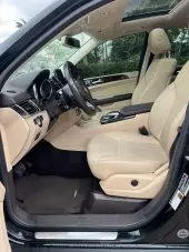 frontSitView