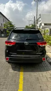 car Right Back