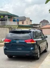 car Right Back