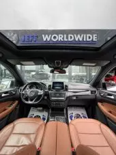interiorFront