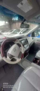 interiorFront