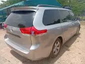 car Right Back