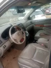 interiorFront