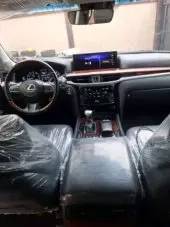 interiorFront
