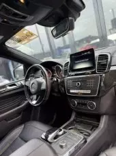 interiorFront
