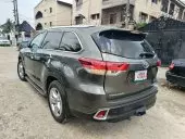 car Right Back