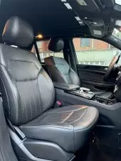 interiorFront