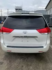 car Right Back