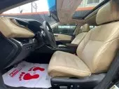 frontSeatsView