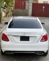 car Right Back