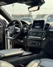 interiorFront