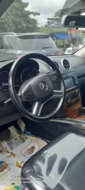interiorFront