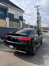 car Right Back