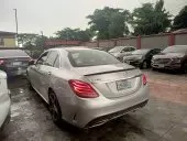 car Right Back