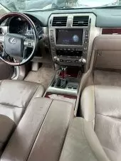 interiorFront