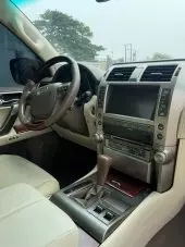 interiorFront