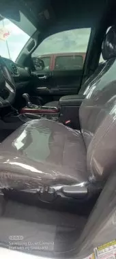 frontInteriorSeat
