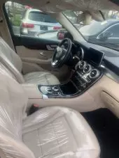 interiorFront