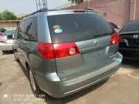 car Right Back