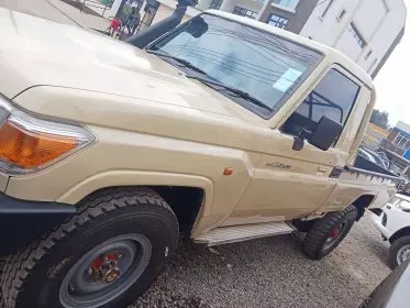 Toyota Land Cruiser 79 Single Cabin