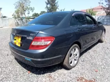 Mercedes-Benz C200