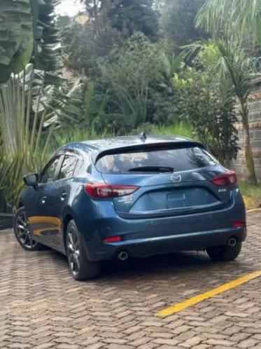 Mazda Axela 