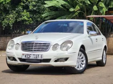 Mercedes-Benz E 300