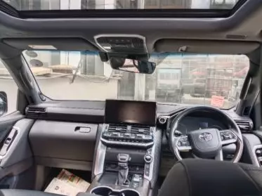 Toyota Landcruiser 300