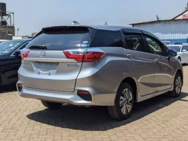 Honda Fit shuttle