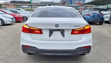 BMW 523I