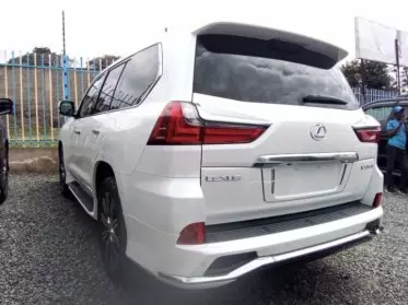 Lexus LX 570