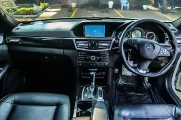 Mercedes-Benz E250