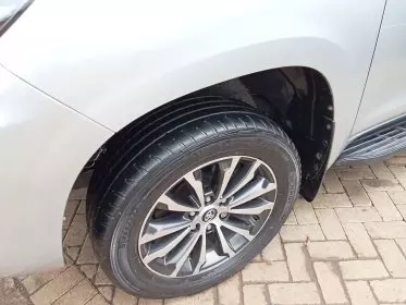 Toyota Land Cruiser Prado TX L