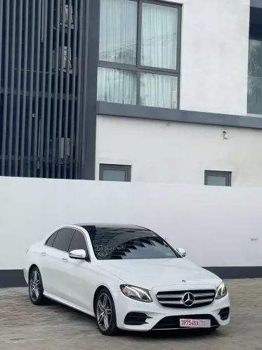 Mercedes-Benz E 300
