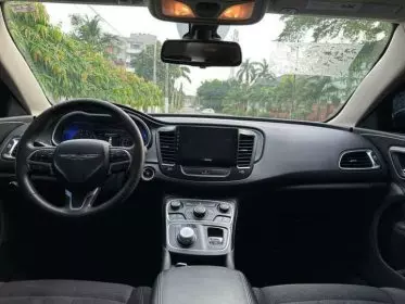 Chrysler 200