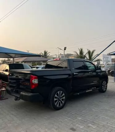 Toyota Tundra