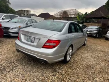 Mercedes-Benz C 300