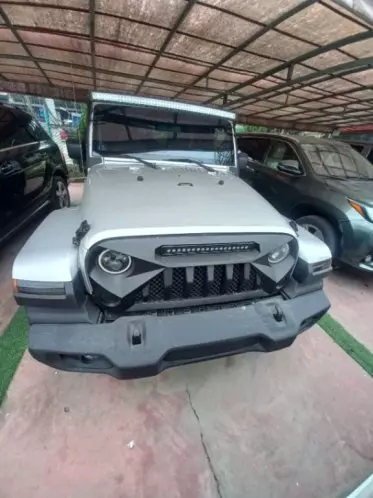 JEEP Wrangler Sahara