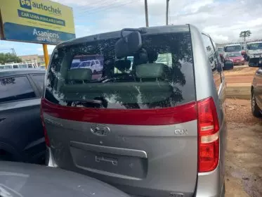 Hyundai H-1 Starex