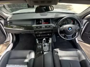 BMW 528i
