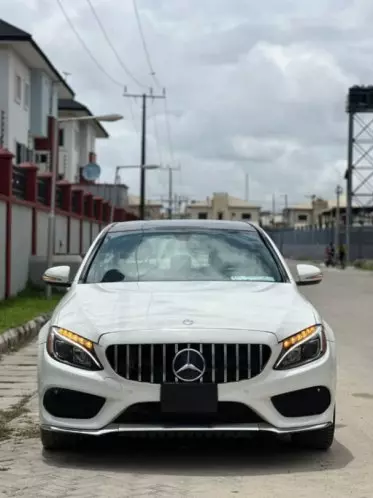 Mercedes-Benz C 300