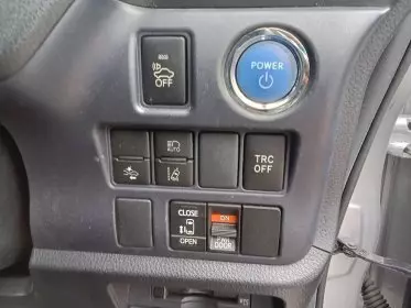 Toyota Noah Hybrid