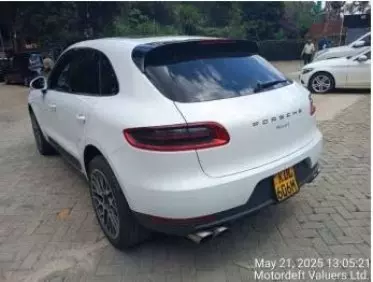 PORSCHE Macan
