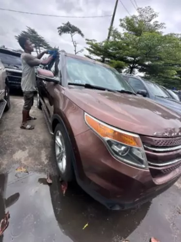 Ford Explorer