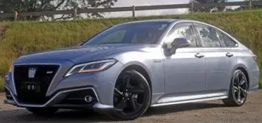 Toyota Crown Royal saloon Hybrid