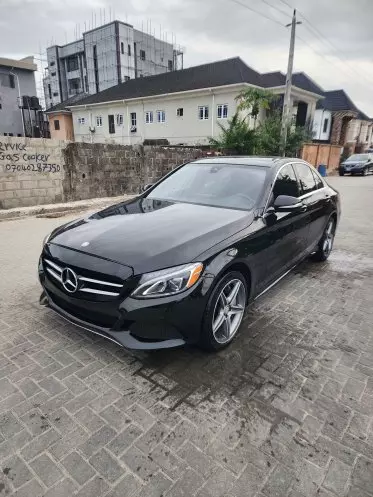 Mercedes-Benz 1017