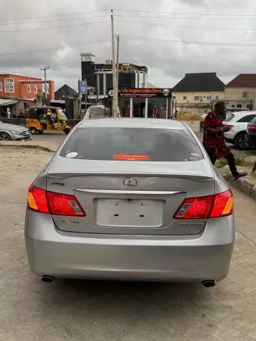 Lexus ES