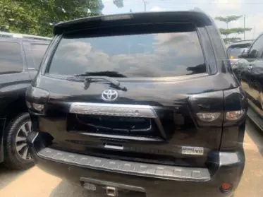 Toyota Sequoia