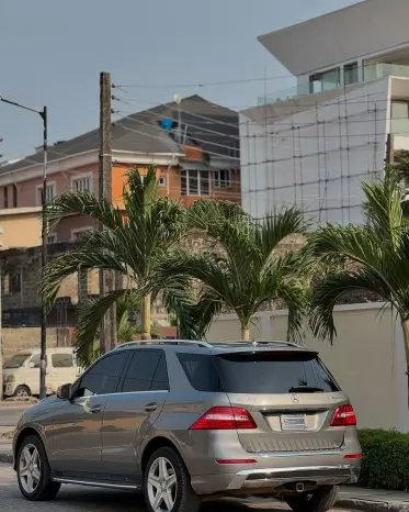 Mercedes-Benz ML 400